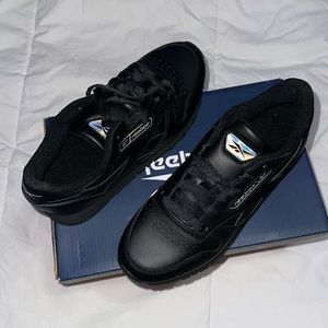 REEBOK Black leather sneakers BNWT